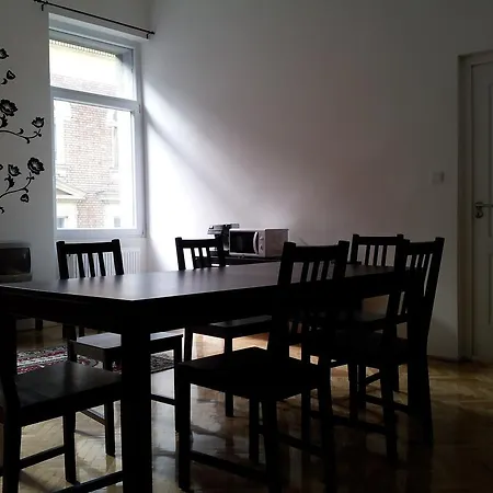 Anna 2 Bedrooms 2 Bathrooms 6 Bikes * Budapest